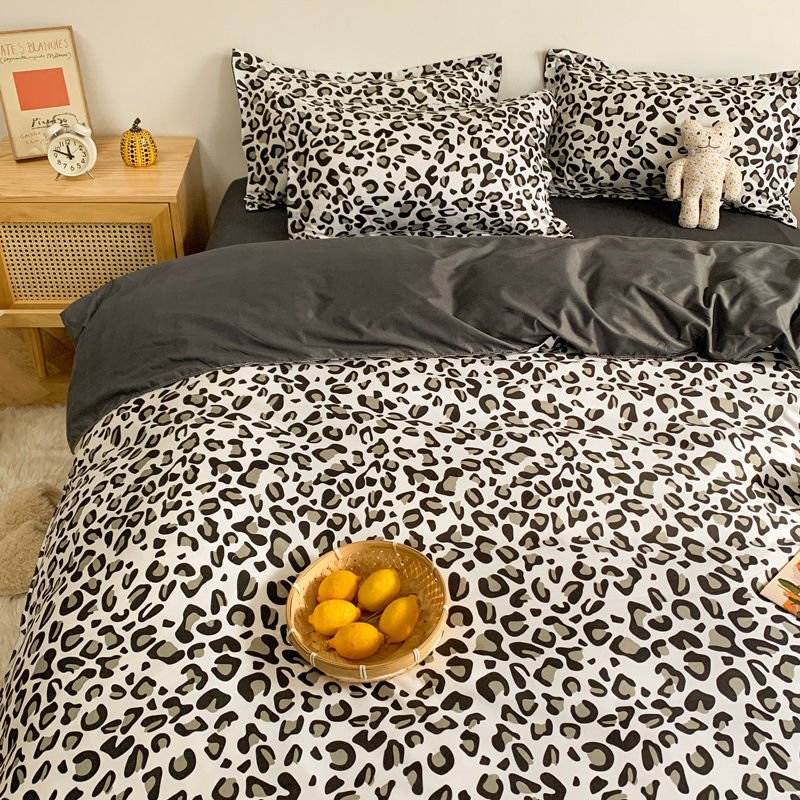 Cute Cartoon Girl Heart Quilt Cover Sheet Double Bed Four-Piece Set - Cozy & Fun Bedding