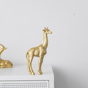 Giraffe Shape Resin Craft Ornament – Unique & Stylish Home Decor