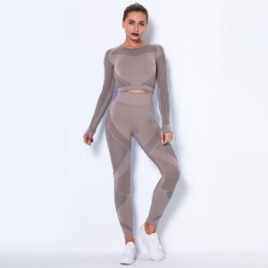 Seamless Knitted Absorbent Yoga Long-Sleeved Suit | Yoga Wear for Comfort and Performance
