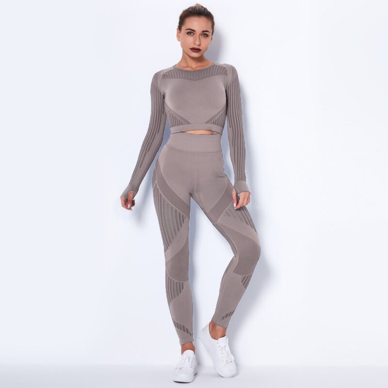 Seamless Knitted Absorbent Yoga Long-Sleeved Suit | Yoga Wear for Comfort and Performance