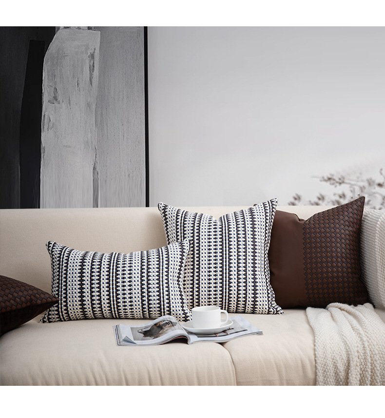 Modern Minimalist and Luxurious Pillows – Elegant Home Decor for a Stylish Touch