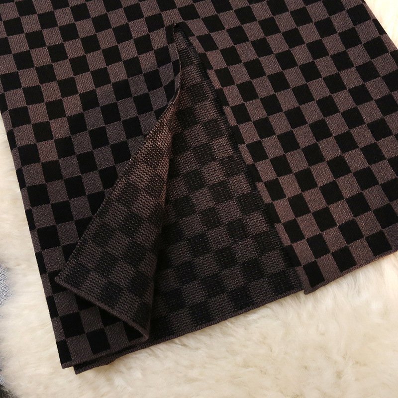 Plaid Slim-Fit Mid-Length Stretch Knitted Overskirt – Elegant & Chic
