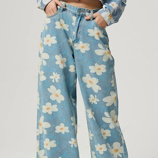Vintage Flower Print Straight Jeans – Trendy & Stylish Floral Denim