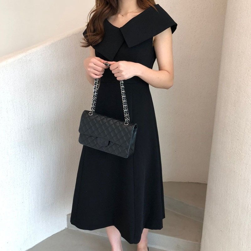 Elegant Long Pleated Sleeveless Dress for Women – Timeless & Chic