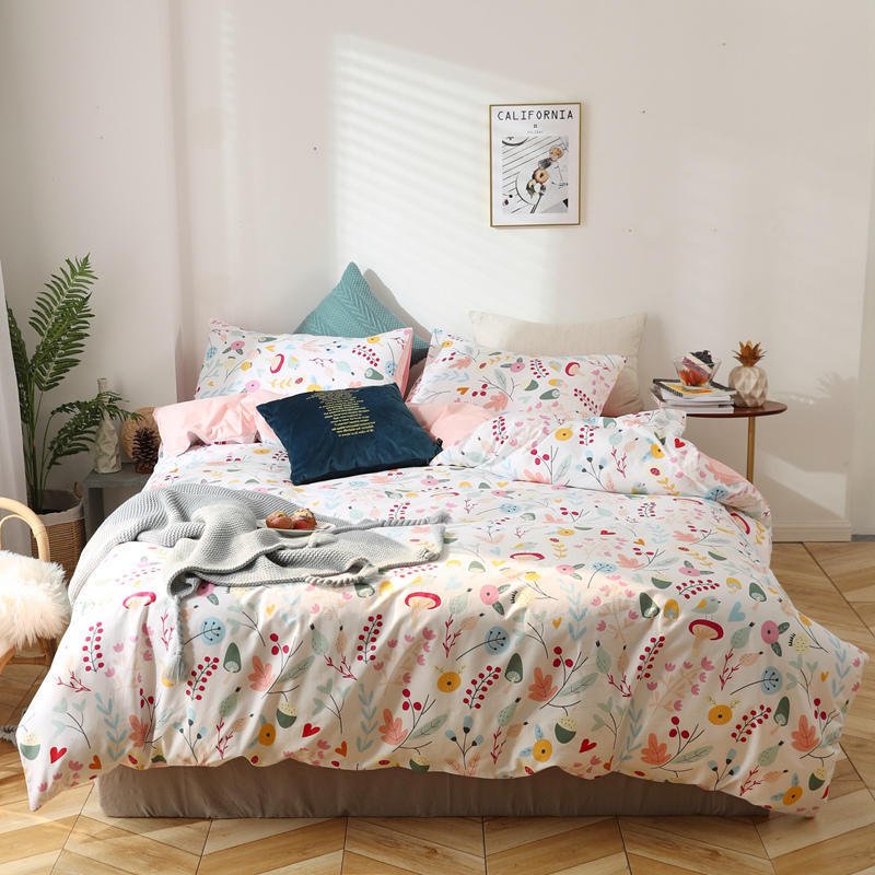 Four-Piece Bed Linen Set – Soft and Stylish Bedding for a Cozy Bedroom