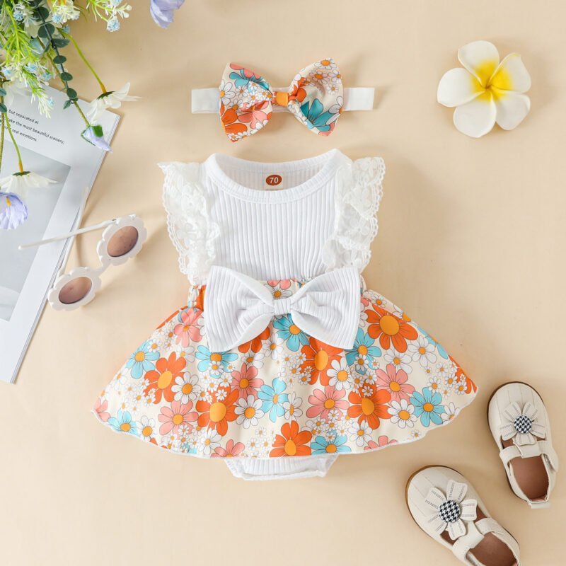 Flower Print Romper with Sleeve Stitching – Adorable and Stylish Baby Outfit