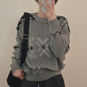 Snowfall Season Sweater - Cozy & Warm Knitwear for Winter