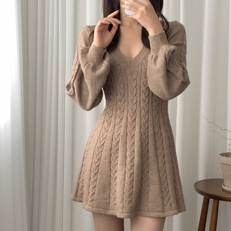 Elegant Twist Knitted Dress for Women – Chic & Timeless Fashion