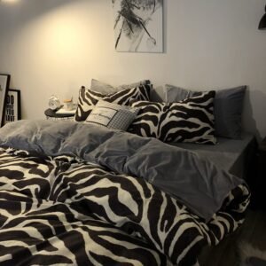 Fashion Student Sheet Set – Stylish Blanket Cover Bedding 4-Piece Set