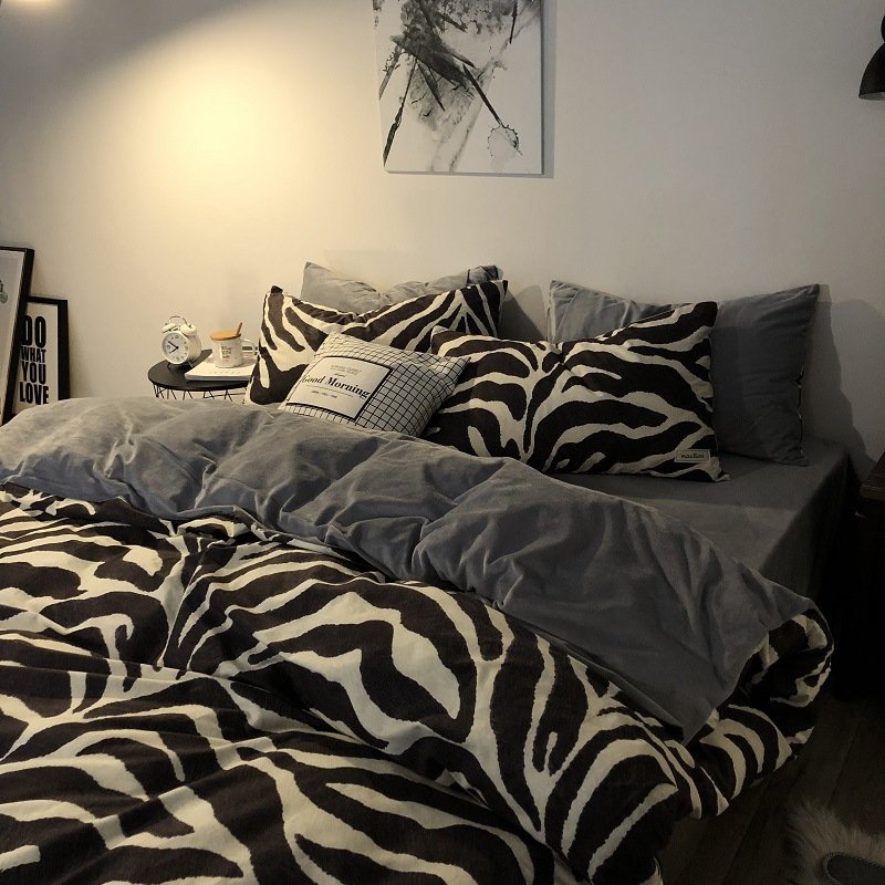Fashion Student Sheet Set – Stylish Blanket Cover Bedding 4-Piece Set