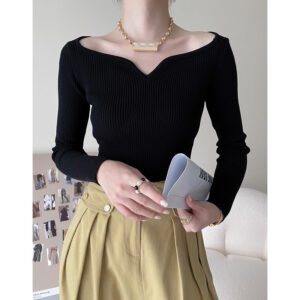 Small Petal Collar Short Sweater Design | Elegant & Trendy Women's Sweater