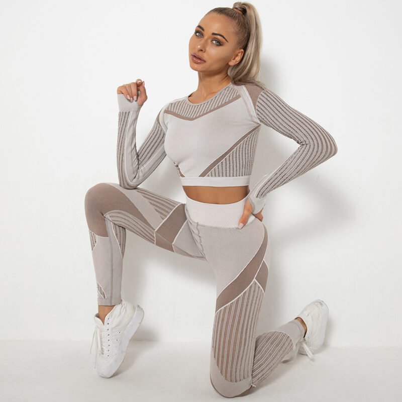 Seamless Knitted Absorbent Yoga Long-Sleeved Suit | Yoga Wear for Comfort and Performance