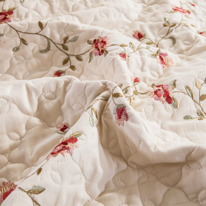 Embroidered Cotton White Summer Suit Bedspread – Light and Elegant Bedding for Summer