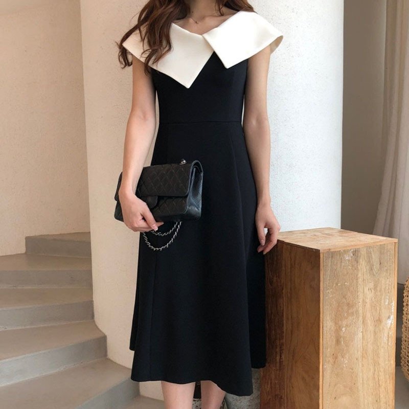 Elegant Long Pleated Sleeveless Dress for Women – Timeless & Chic