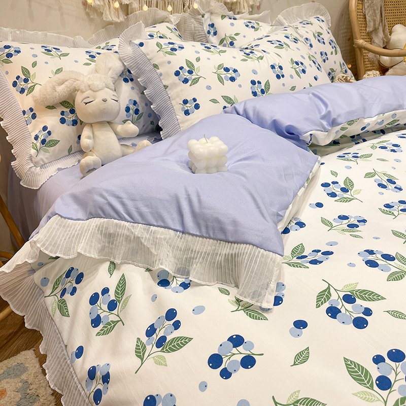Gentle Wind Network Red Bedding Set of Four – Summer Countryside Style Bedding