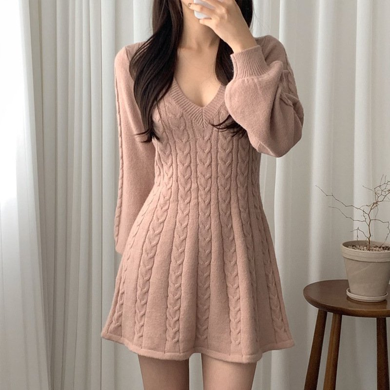 Elegant Twist Knitted Dress for Women – Chic & Timeless Fashion