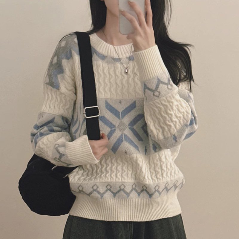 Snowfall Season Sweater - Cozy & Warm Knitwear for Winter