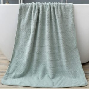 Coral Fleece Bath Towel – Thickening and Highly Absorbent for Ultimate Comfort