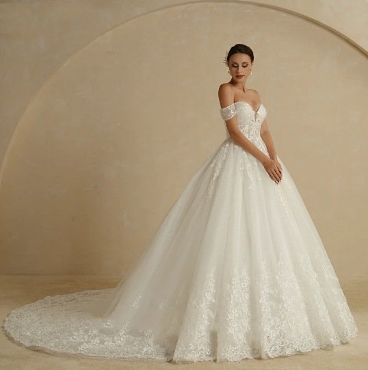 Ivory Princess Sweetheart Wedding Dress | Vintage Ball Gown