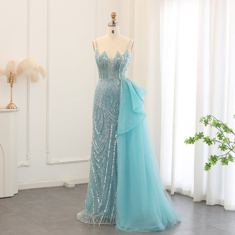 Elegant Mermaid Green Evening Gown with Spaghetti Straps