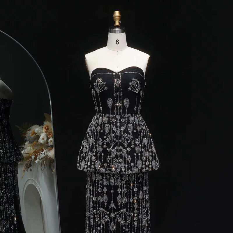 Black Two-Piece Evening Dress with Elegant Sweetheart Neckline