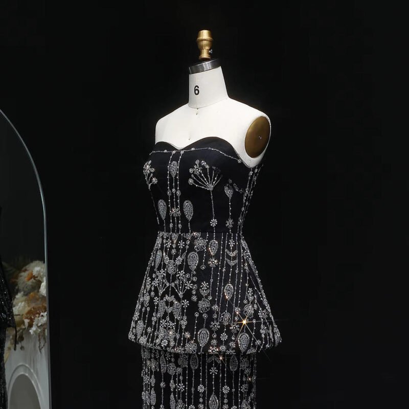 Black Two-Piece Evening Dress with Elegant Sweetheart Neckline