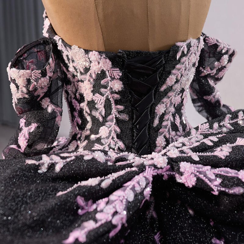 Elegant Black Sweetheart Puffy Quinceanera Dress with Pink Embroidery