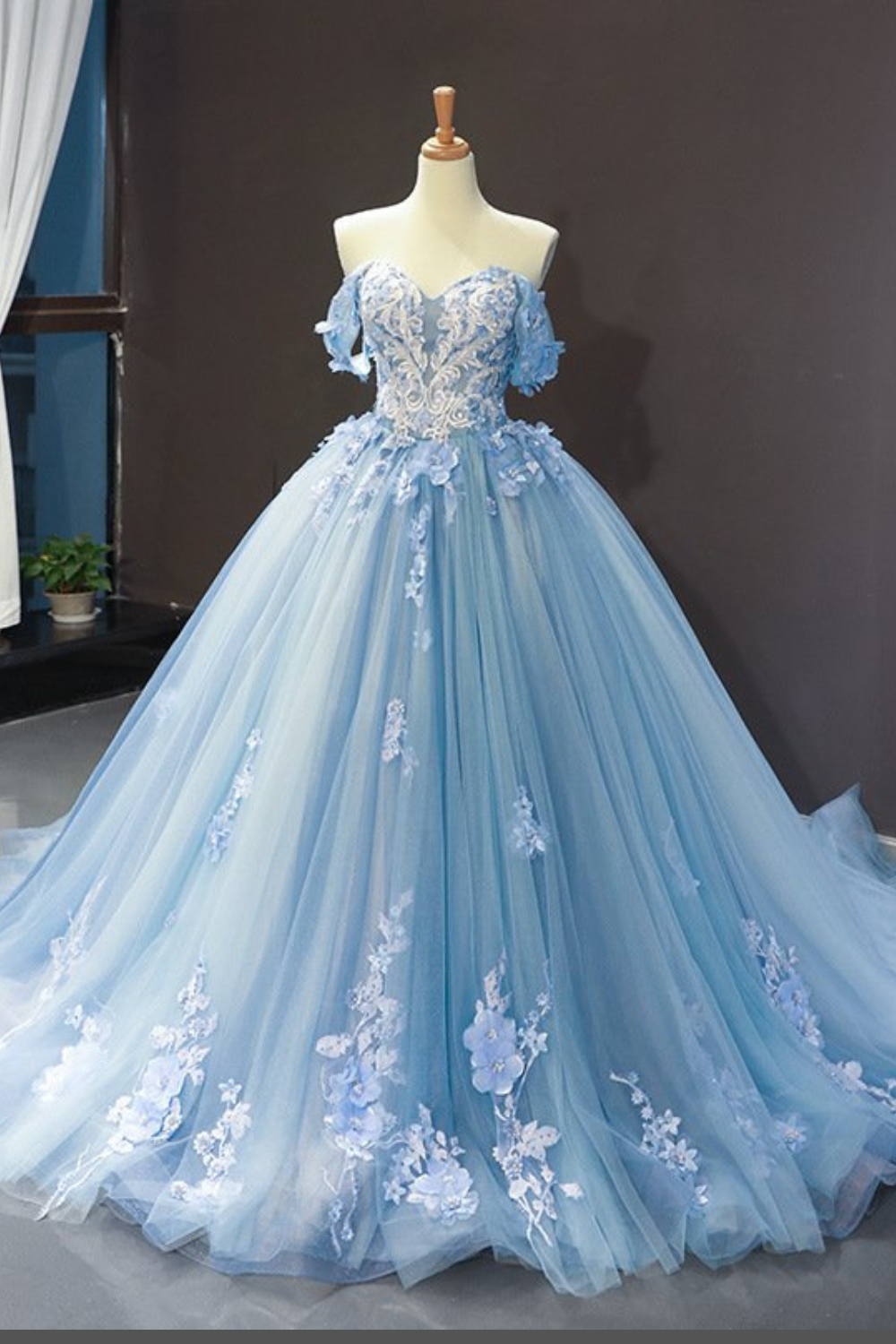 Elegant Blue Tulle A-Line Prom Dress – Off-the-Shoulder Long Evening Gown
