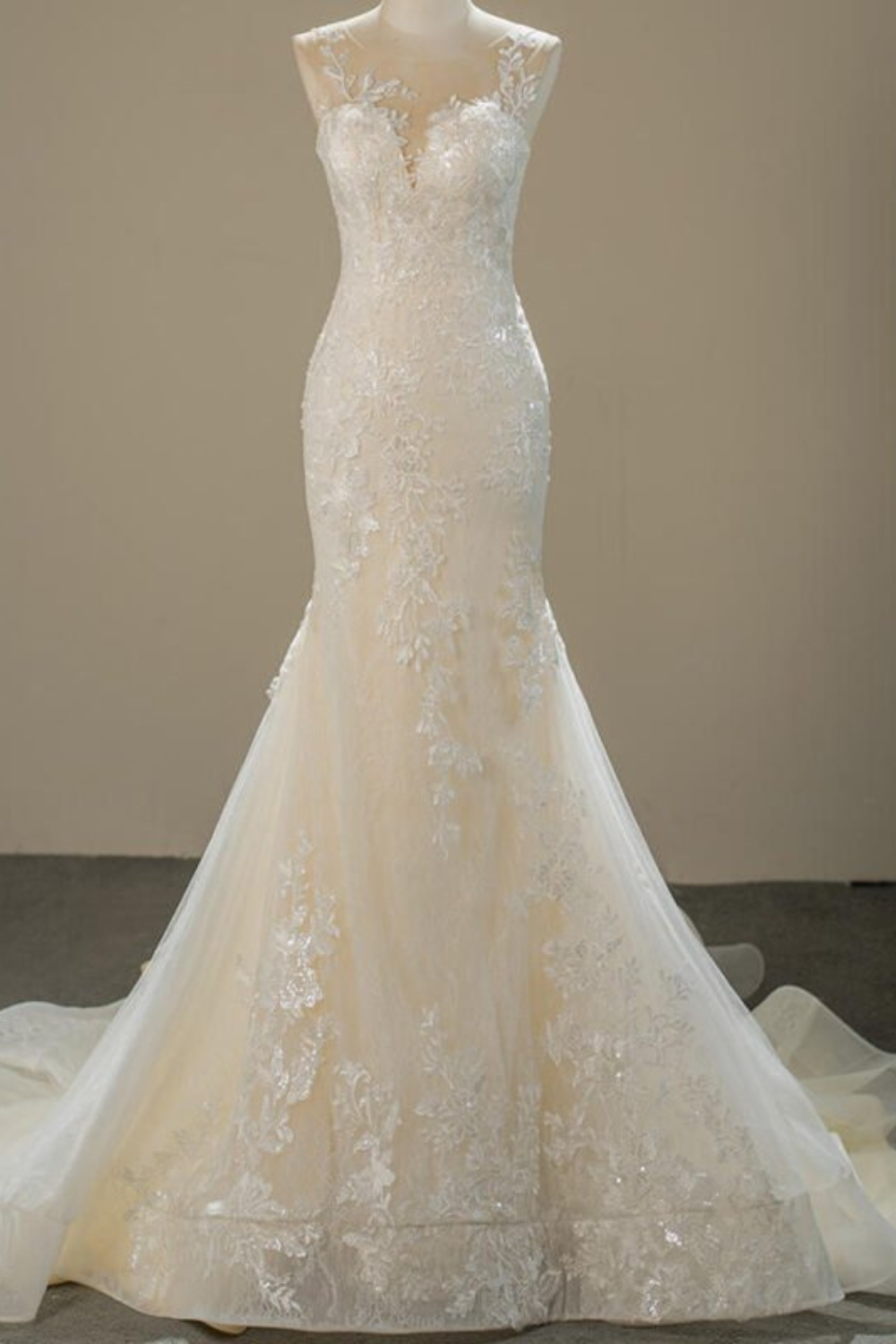 Champagne Sleeveless Lace Embroidered Slim Wedding Dress