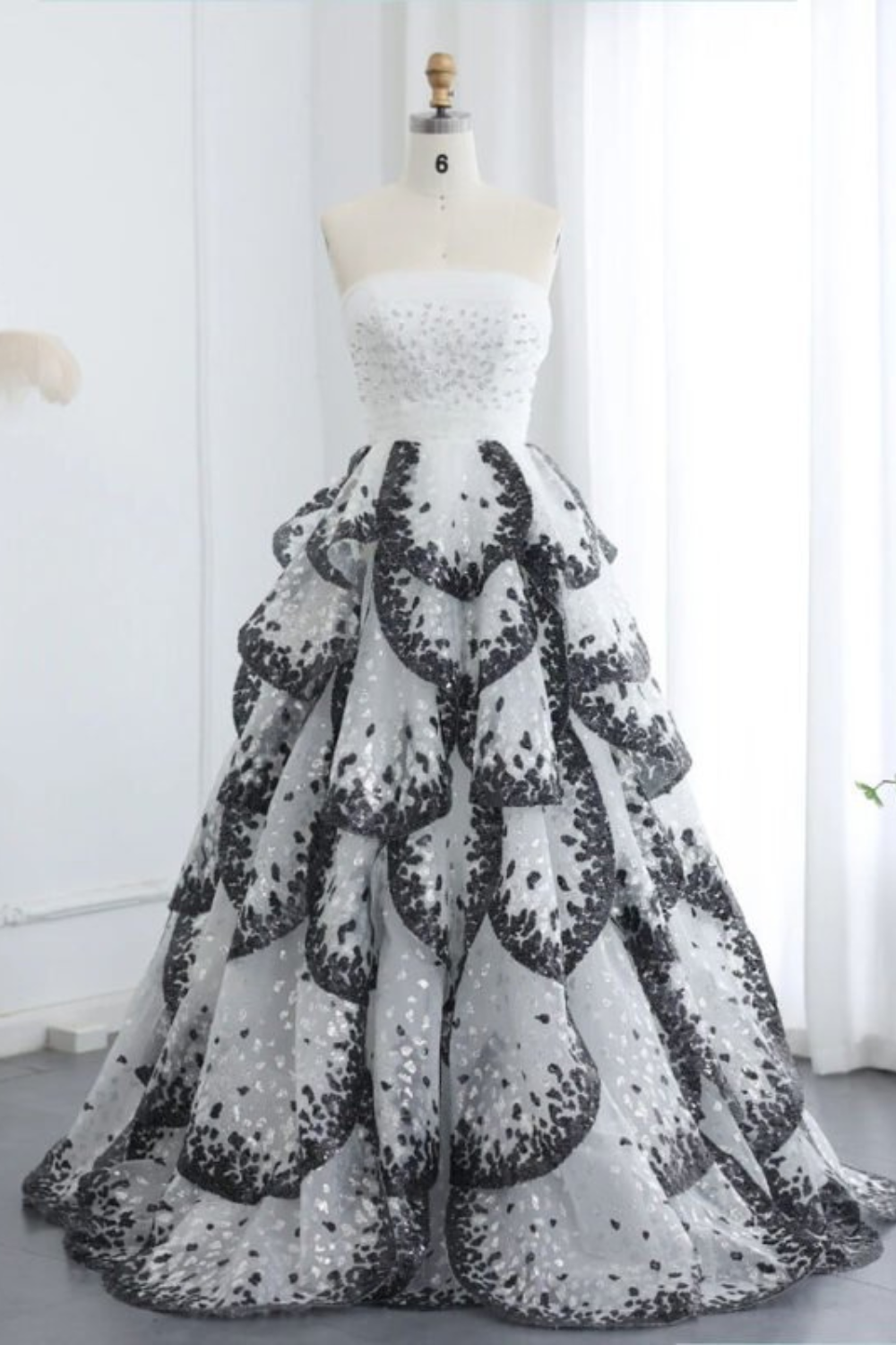 Luxury White Sequin Ball Gown with Train – Elegant Evening Dress