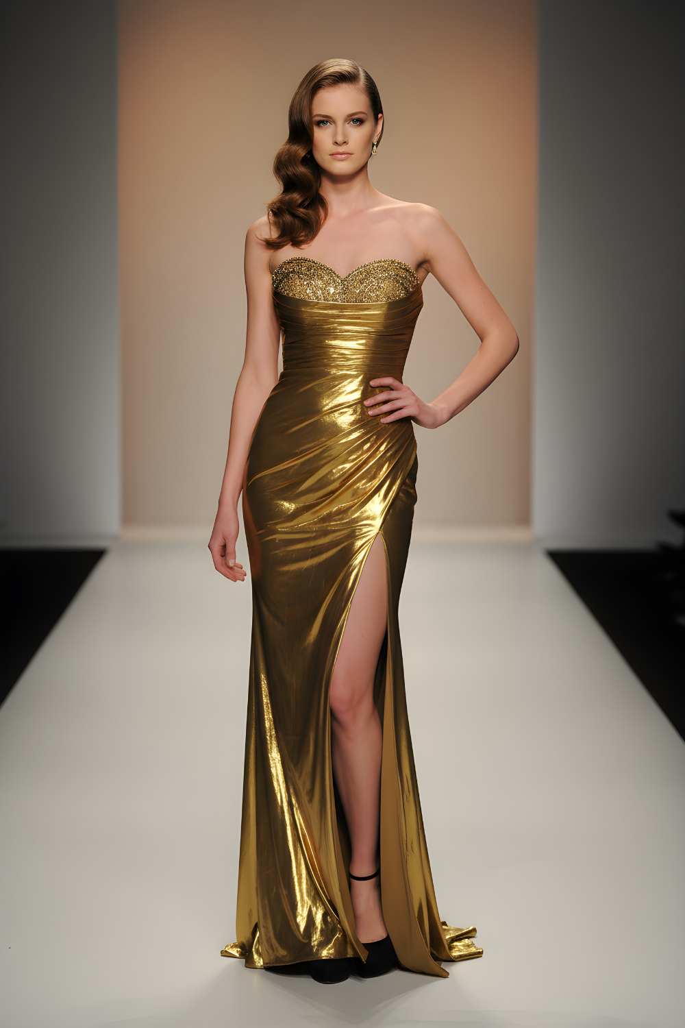Elegant Gold Strapless Mermaid Evening Dress with Slit